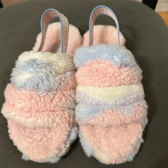 Girls UGG sandals size 1 - Picture 1 of 4